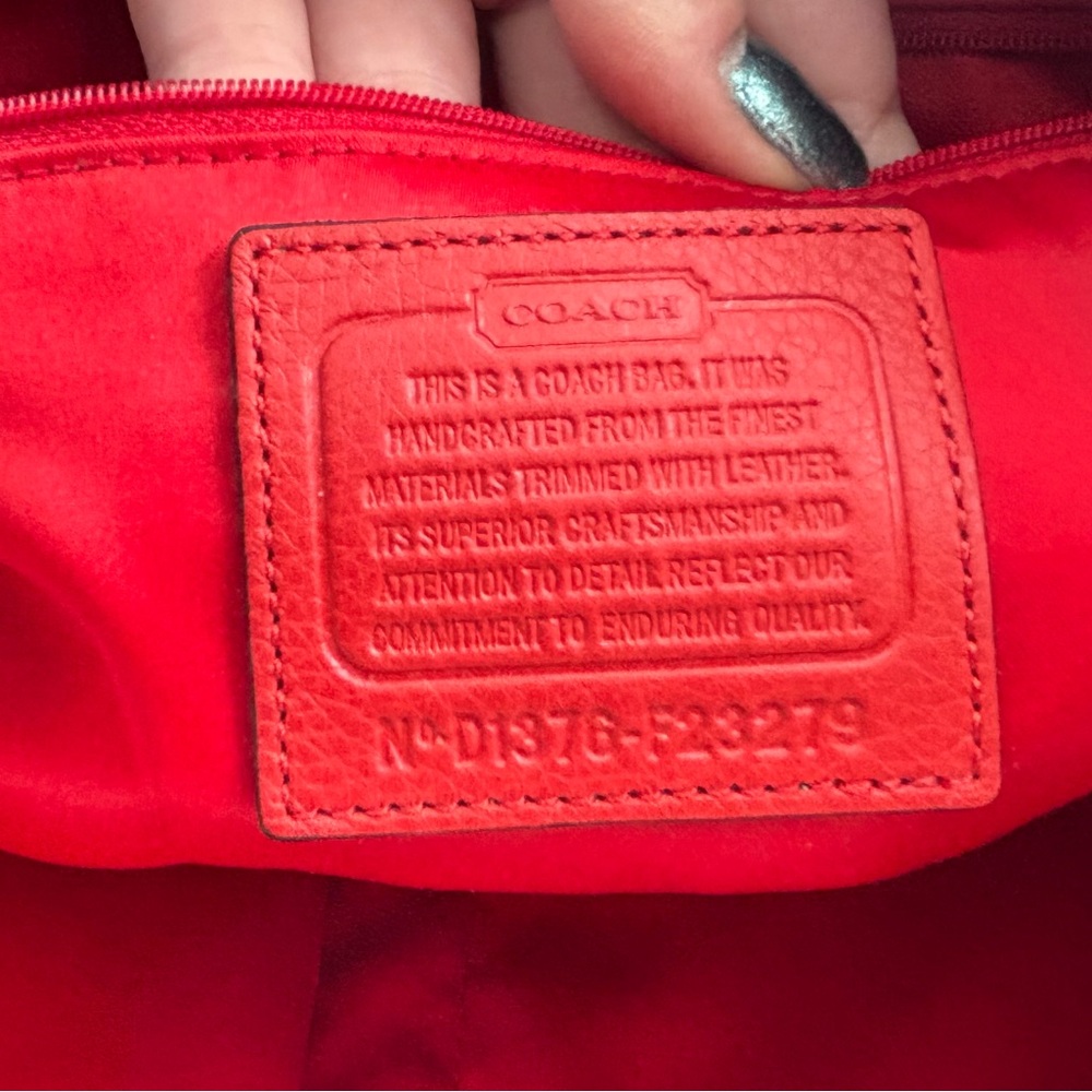 Coach Park Signature Hobo tote bag in orange/coral - Picture 10 of 12